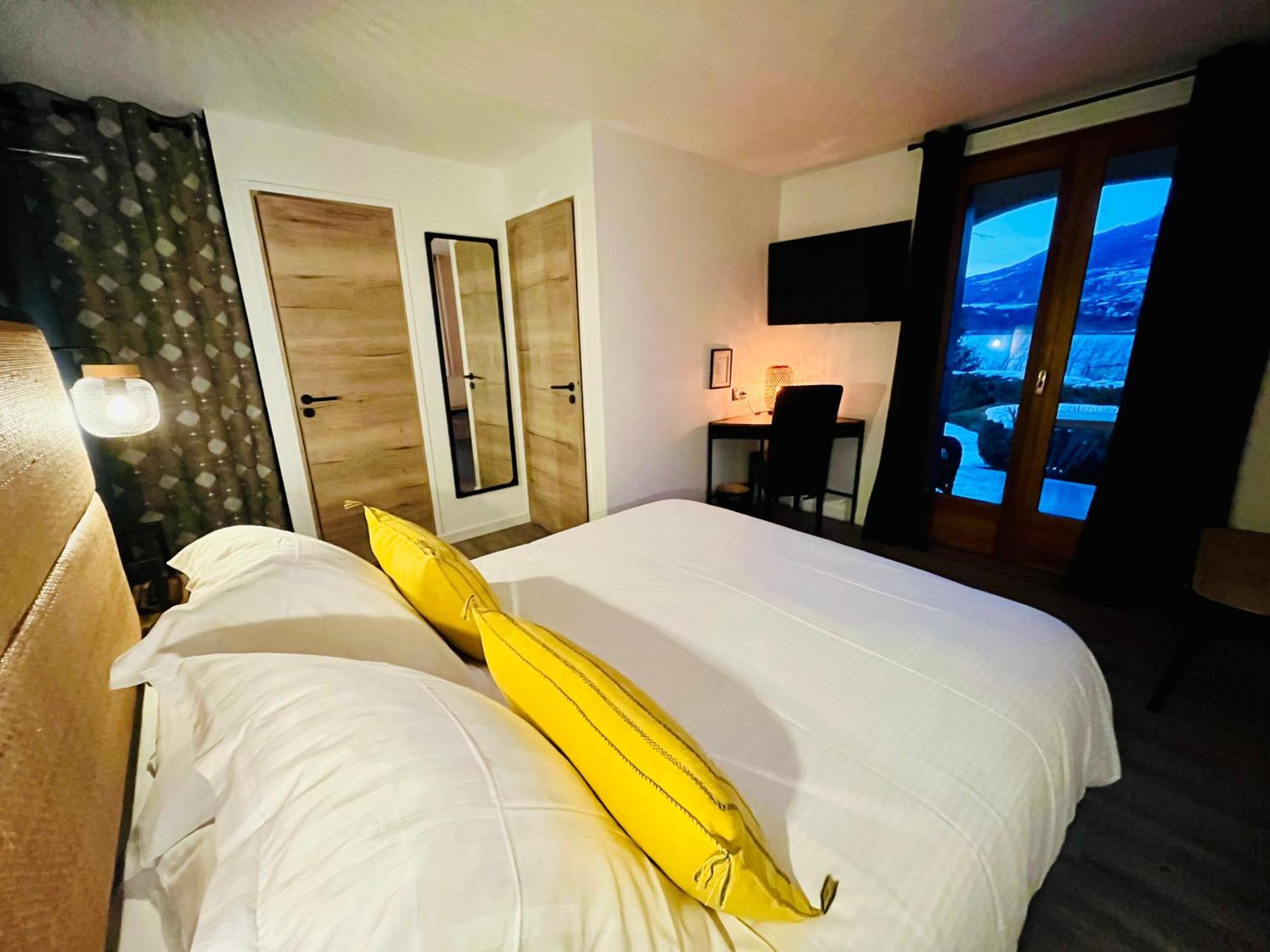 Hotel Les Chaumettes Savines Szoba fotó